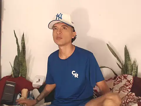 Snapshot of Edward_Milleer chatting on 3, 10, 2025 Edward Milleer online show from 3, 10, 2025