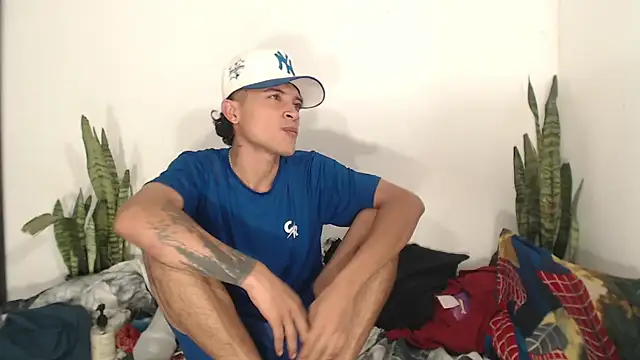 Snapshot of Edward_Milleer chatting on 6, 10, 2025 Edward Milleer online show from 6, 10, 2025