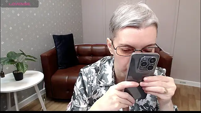 Cutie Erikaa1 online show from 19, 12, 2025