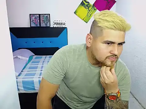 Snapshot of pitbullveryhot chatting on 6, 12, 2024 pitbullveryhot online show from 6, 12, 2024