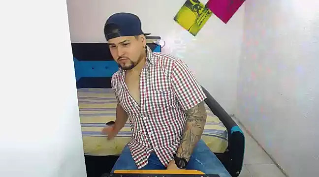 Snapshot of pitbullveryhot chatting on 16, 3, 2025 pitbullveryhot online show from 16, 3, 2025