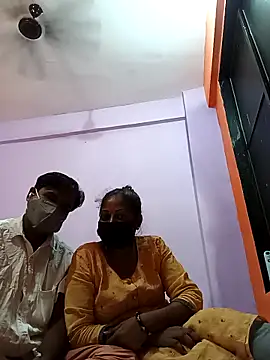 Snapshot of cutecouple_9 chatting on 13, 9, 2025 cutecouple 9 online show from 13, 9, 2025