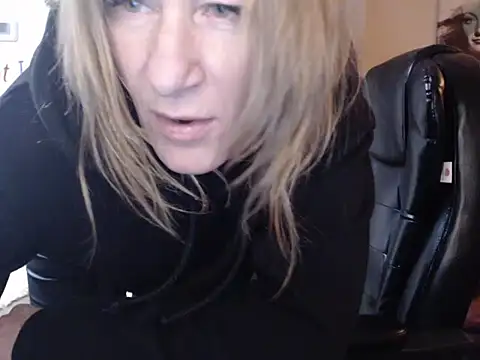 BettyDavisX online show from 11, 2, 2025