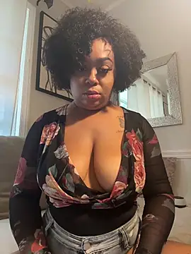 Snapshot of camiliaskye chatting on 18, 9, 2025 camiliaskye online show from 18, 9, 2025