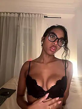 Snapshot of IamCrystal2 chatting on 19, 1, 2026 IamCrystal2 online show from 19, 1, 2026