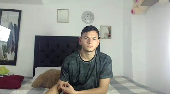 Latin Boy24 online show from 31, 12, 2024