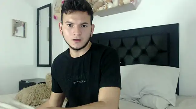 Latin Boy24 online show from 12, 2, 2025