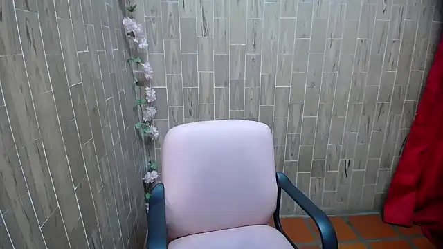 solyeria online show from 5, 4, 2026