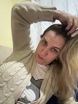 Snapshot of Bia_sexynovaes chatting on 5, 6, 2026 Bia sexynovaes online show from 5, 6, 2026