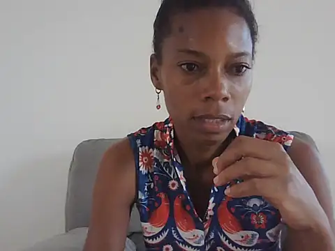 Snapshot of adele-33 chatting on 11, 10, 2025 adele-33 online show from 11, 10, 2025