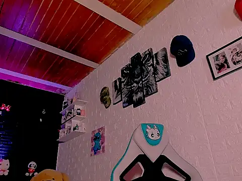 missycanoo online show from 25, 9, 2025