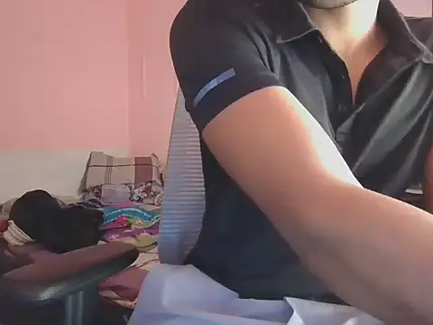 KissesBoyAD online show from 5, 11, 2025