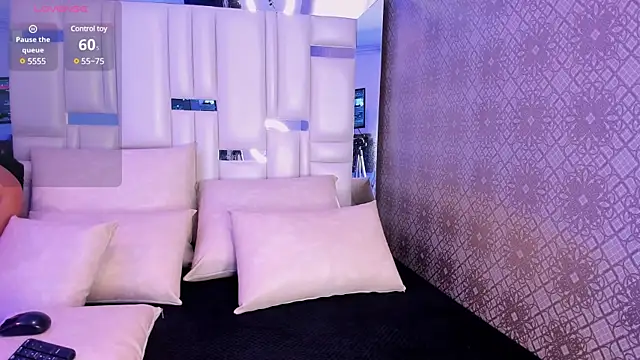 Valery Foxx  online show from 18, 12, 2024