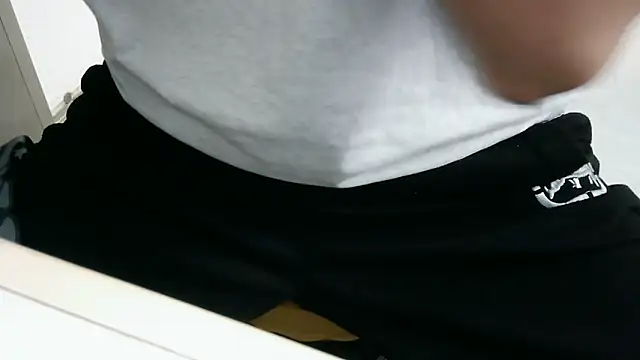 Snapshot of XiaoGuoGuo284512 chatting on 31, 1, 2025 XiaoGuoGuo284512 online show from 31, 1, 2025