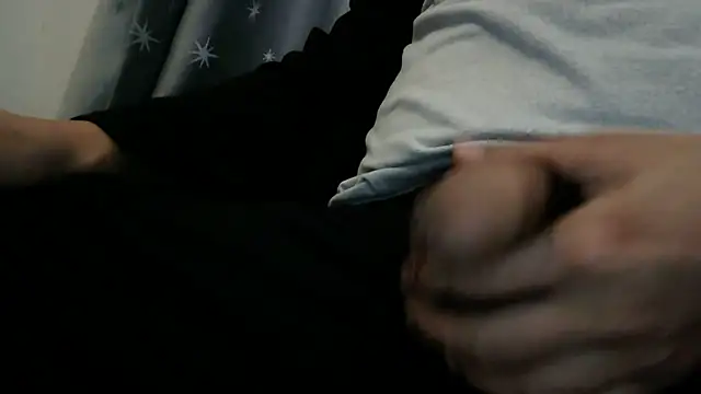 Snapshot of XiaoGuoGuo284512 chatting on 12, 1, 2026 XiaoGuoGuo284512 online show from 12, 1, 2026