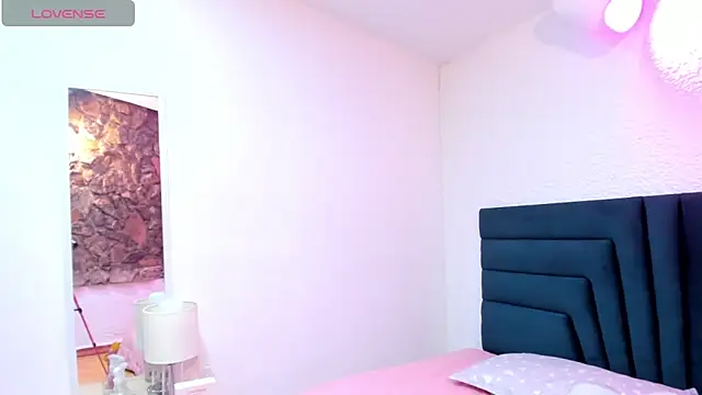 LisaWhite  online show from 2, 12, 2024