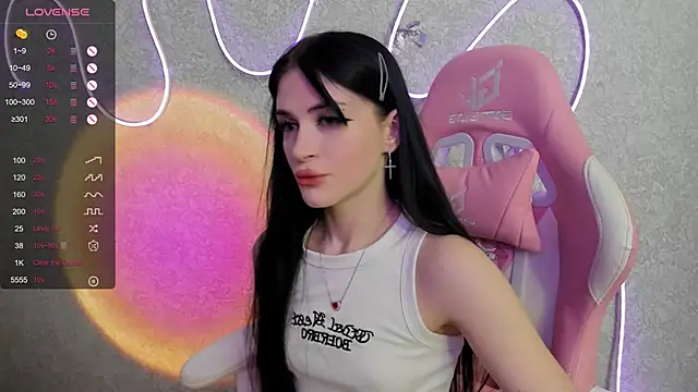 Molly Crystall online show from 29, 6, 2026