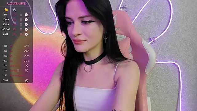 Molly Crystall online show from 17, 7, 2026