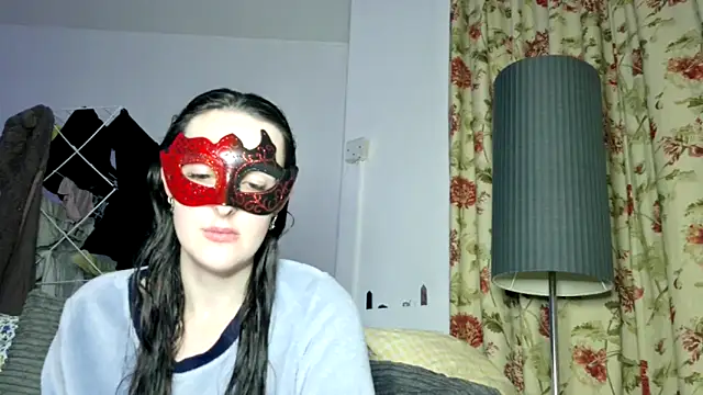 Snapshot of LexiSnowUK chatting on 5, 12, 2025 LexiSnowUK online show from 5, 12, 2025