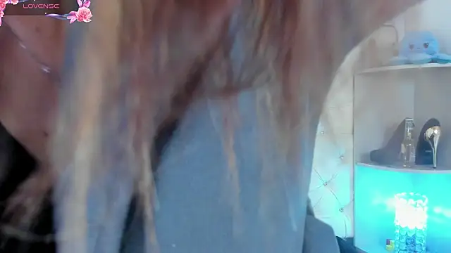  jade white  online show from 13, 3, 2025