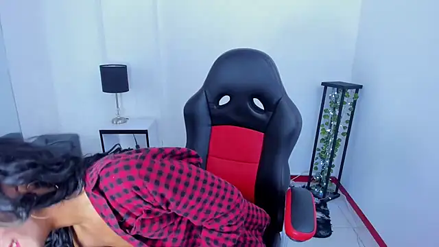 Strella ferrera online show from 11, 3, 2025