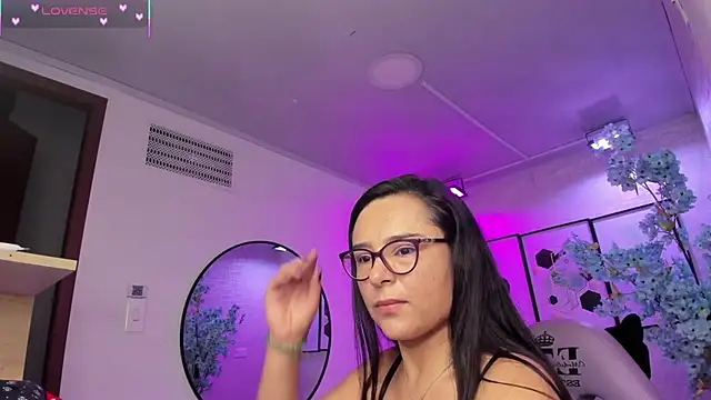 Tiara rr online show from 14, 1, 2026