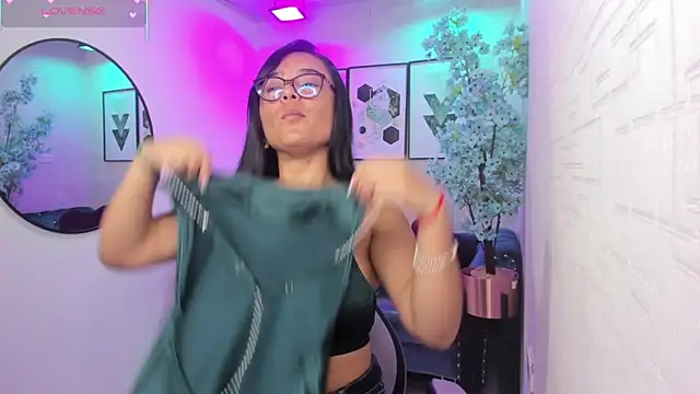 Tiara rr online show from 31, 3, 2026