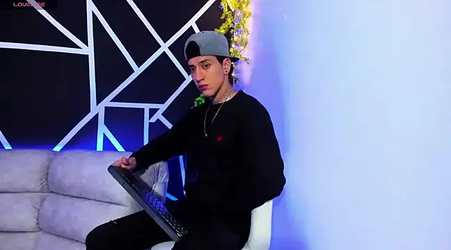 JUSTIN FULLER1 online show from 1, 2, 2025