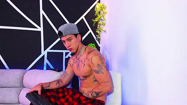 JUSTIN FULLER1 online show from 1, 2, 2025