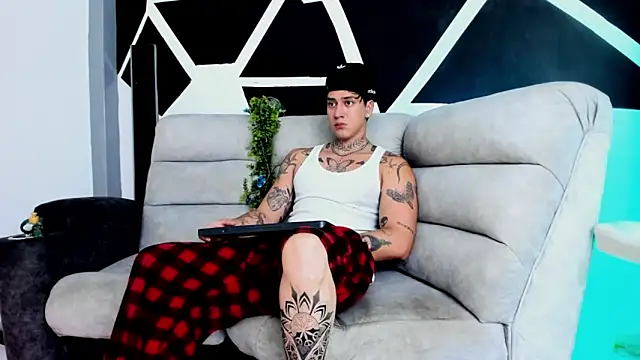 JUSTIN FULLER1 online show from 23, 10, 2025