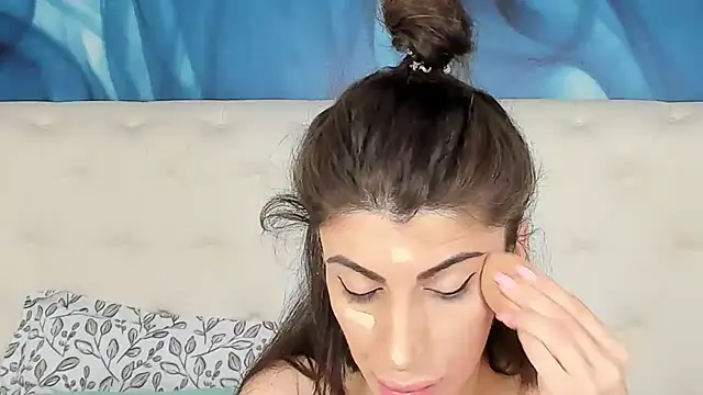 SkinnyDolly online show from 27, 10, 2025