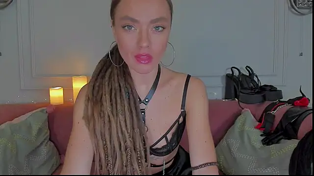 KellyFouler online show from 22, 2, 2025