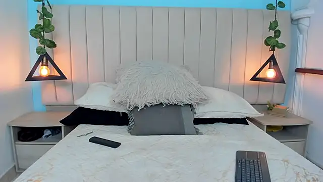 JulianaWaldo online show from 11, 2, 2025