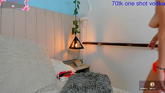 JulianaWaldo online show from 16, 2, 2025