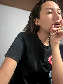 Snapshot of im_lorein chatting on 4, 10, 2025 im lorein online show from 4, 10, 2025