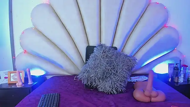 Anna  Spencer online show from 13, 2, 2025