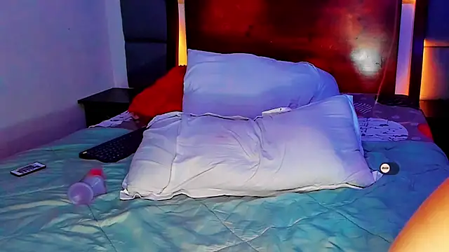 Snapshot of MimiRodriguez chatting on 23, 2, 2025 MimiRodriguez online show from 23, 2, 2025