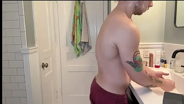 Snapshot of DaddydayDrinkzz chatting on 31, 1, 2025 DaddydayDrinkzz online show from 31, 1, 2025