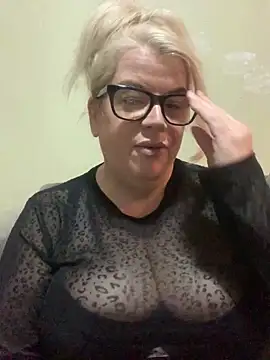 curvy-Ruby-Uk online show from 6, 2, 2025