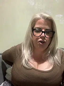curvy-Ruby-Uk online show from 24, 2, 2025