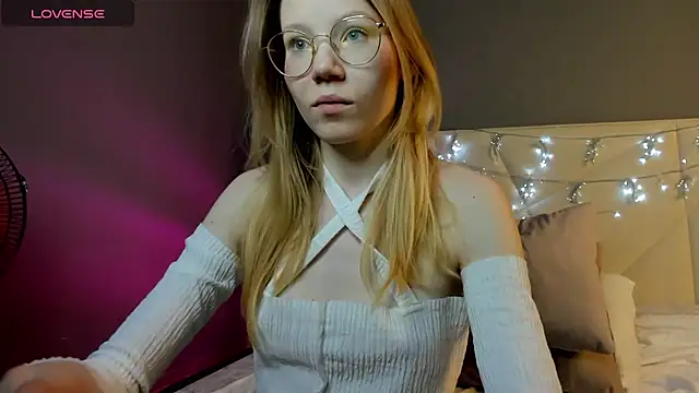 Esme Runn online show from 10, 1, 2025