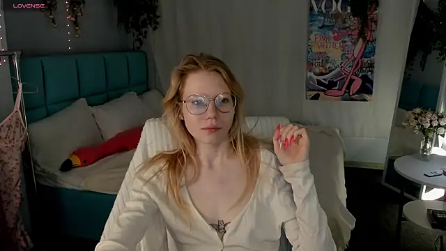 Esme Runn online show from 6, 7, 2026