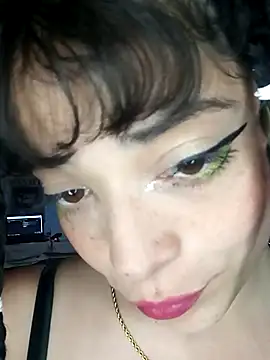 Elvishcassie  online show from 10, 1, 2025