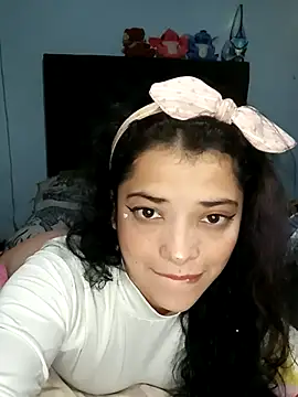 Elvishcassie  online show from 27, 2, 2025