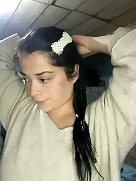 Elvishcassie  online show from 9, 3, 2025