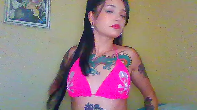 Snapshot of felinebitxx chatting on 2, 2, 2025 felinebitxx online show from 2, 2, 2025