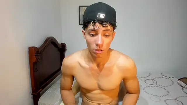 Snapshot of enzo_sloran chatting on 11, 9, 2025 enzo sloran online show from 11, 9, 2025