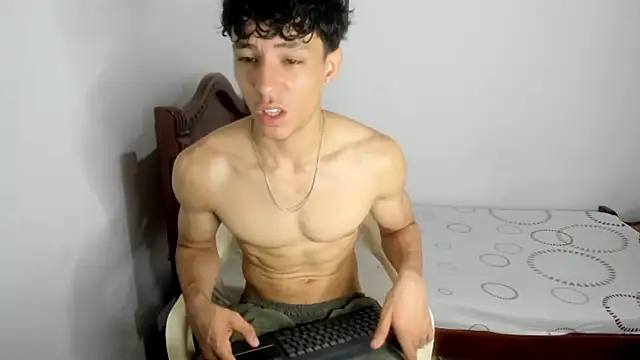 Snapshot of enzo_sloran chatting on 16, 9, 2025 enzo sloran online show from 16, 9, 2025