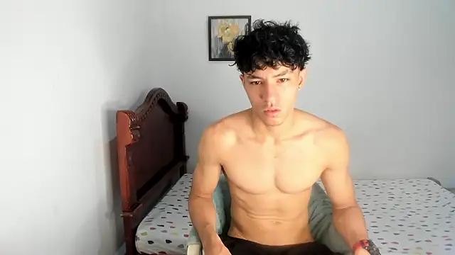 Snapshot of enzo_sloran chatting on 26, 9, 2025 enzo sloran online show from 26, 9, 2025