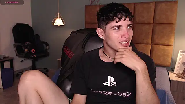 AlejooTwink online show from 5, 2, 2025